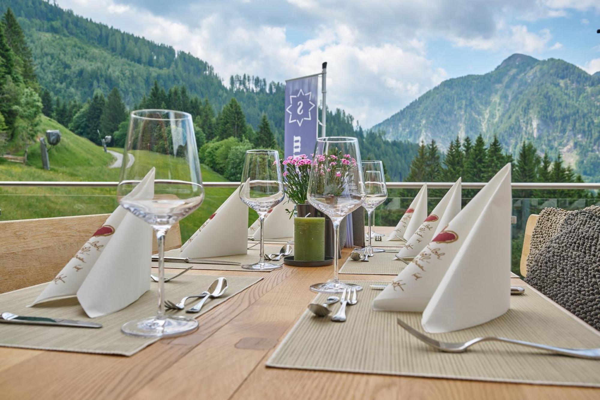Alpendorf Hotel Stern Sankt Johann im Pongau Exterior foto
